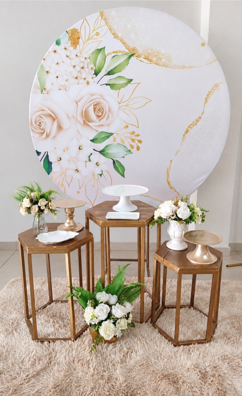 Adulto Floral Branco. - Arte Sonho Locação