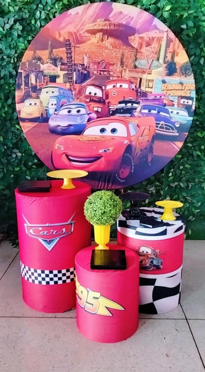 Carros Macqueen  - Arte Sonho Locação