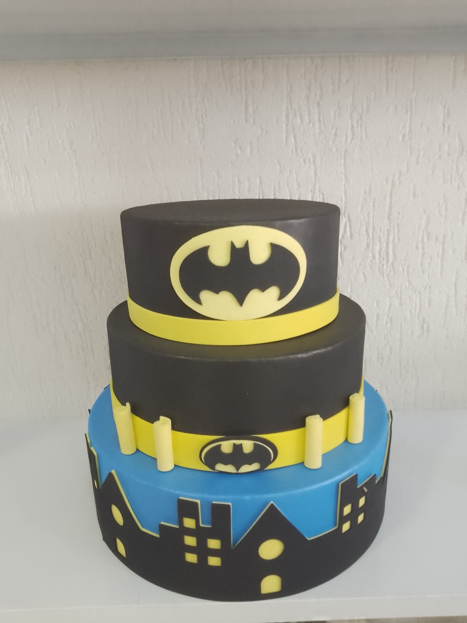 Bolo Fake Batman - Mania de festa