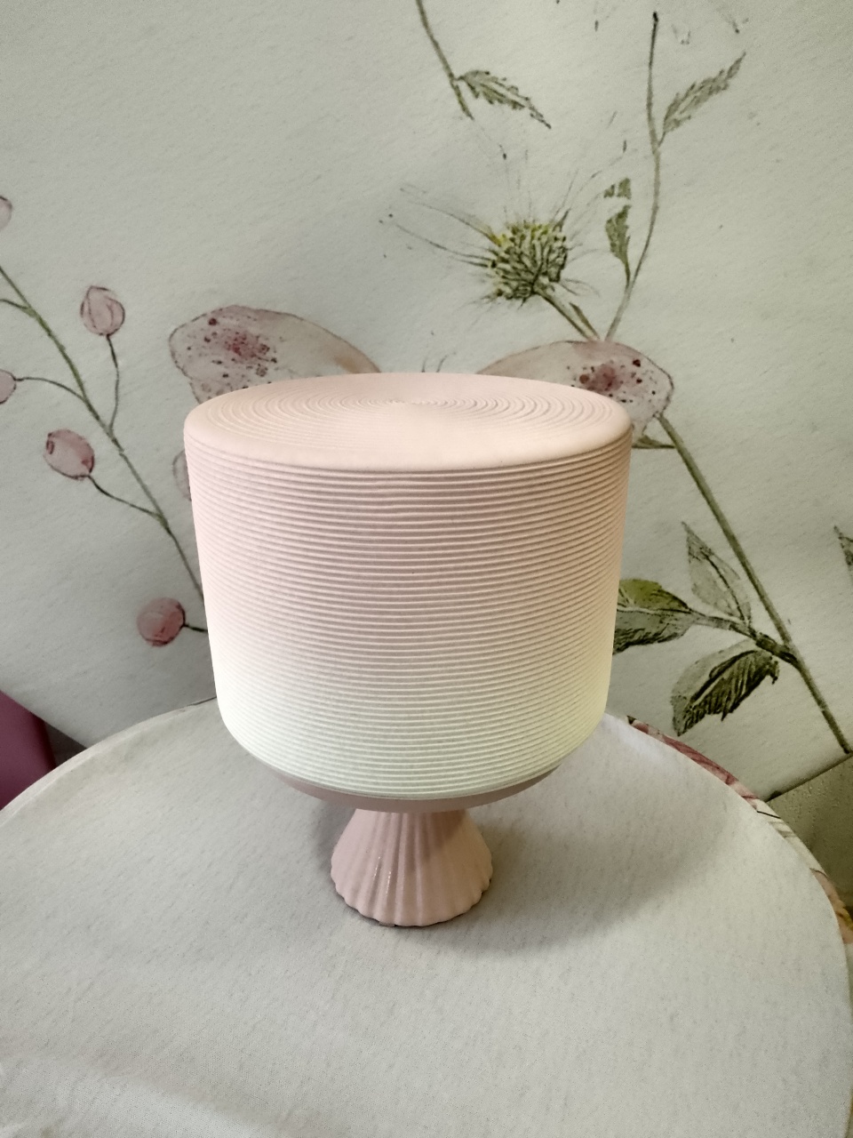 Bolo Fake Rosa E Branco - Mania de festa 