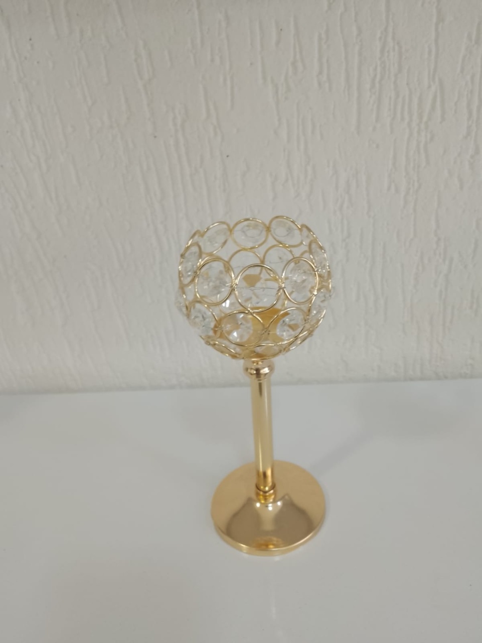 Castiçal Dourado Com Cristais P - Mania de festa
