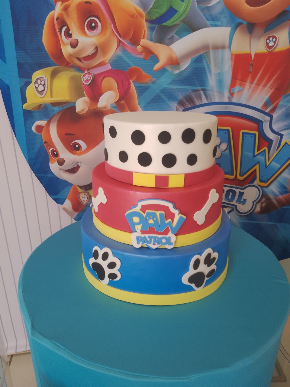 Bolo Fake Patrulha Canina - Mania de festa