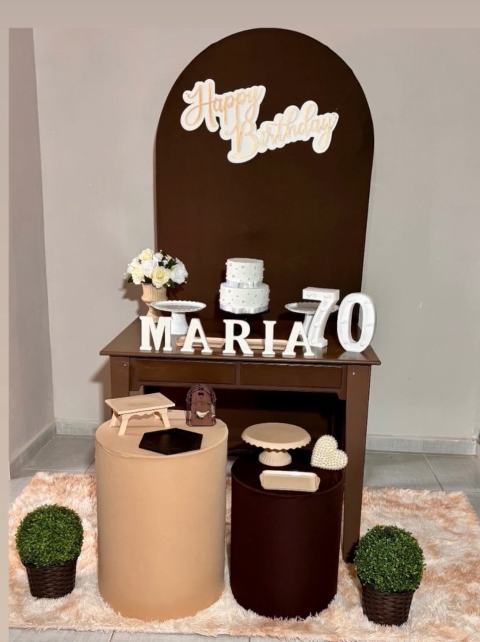 Romano Marrom / Mesa Marrom - Shalom Festas Pegue e Monte