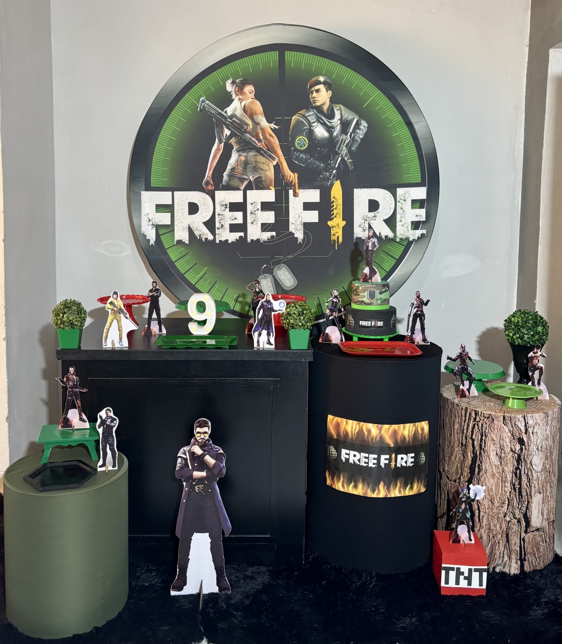 Free Fire 04 - Shalom Festas Pegue e Monte