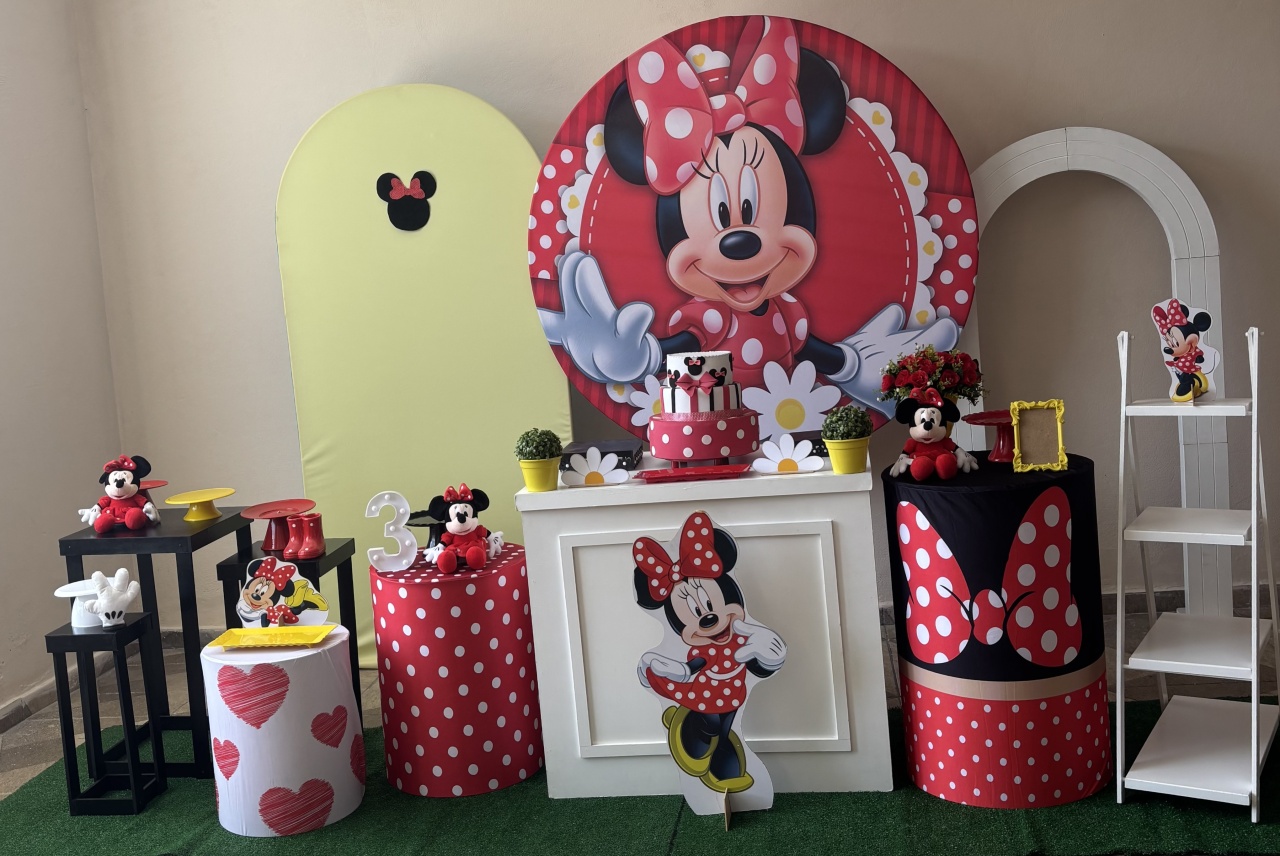 Minnie Vermelha 08 - Shalom Festas Pegue e Monte