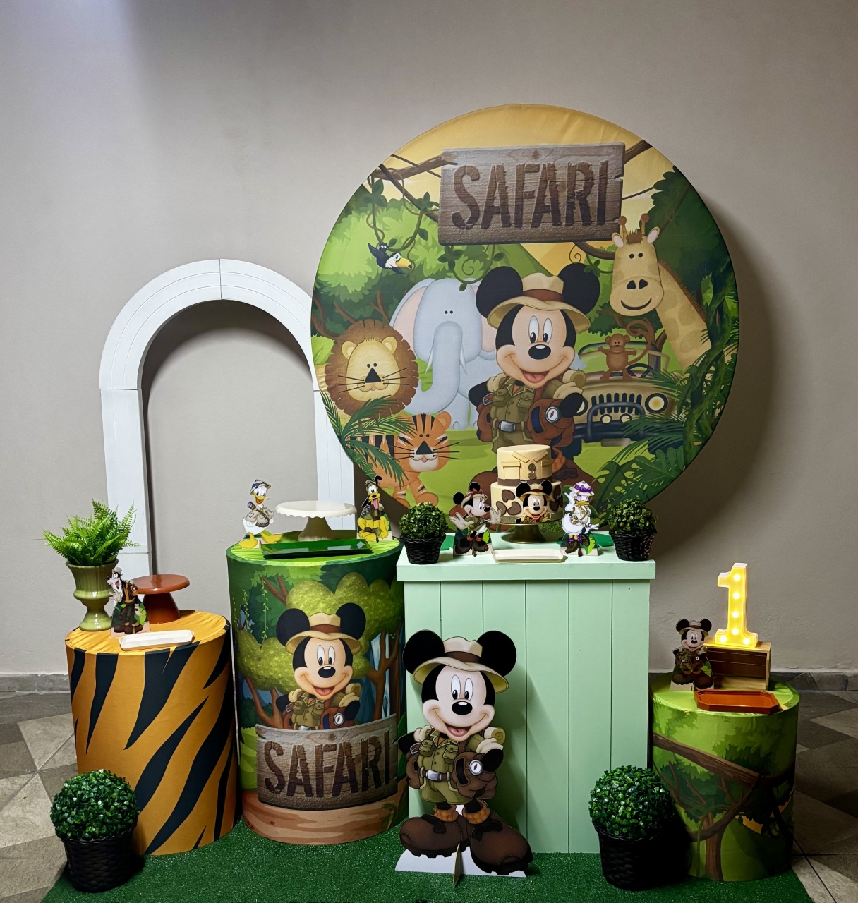 Mickey Safari 03 - Shalom Festas Pegue e Monte