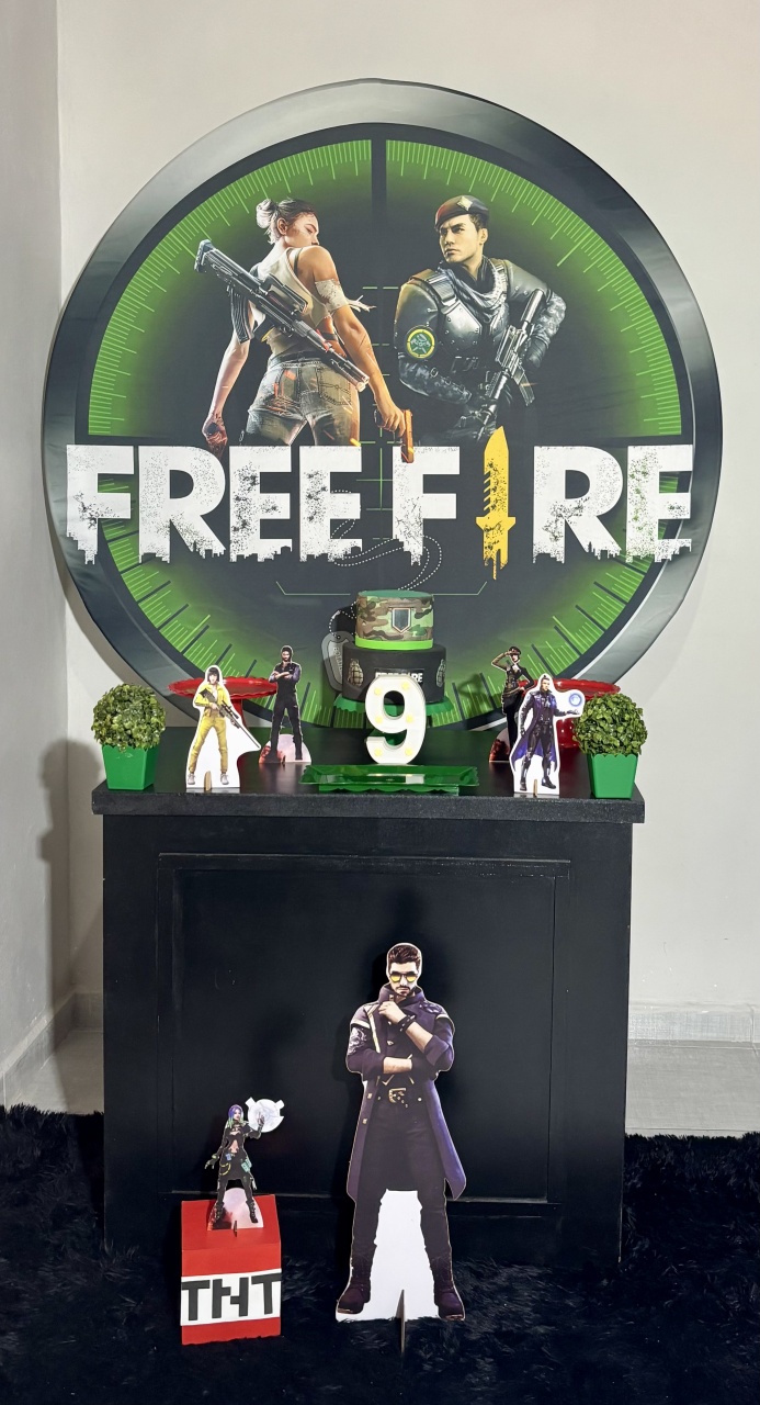 Free Fire 01 - Shalom Festas Pegue e Monte