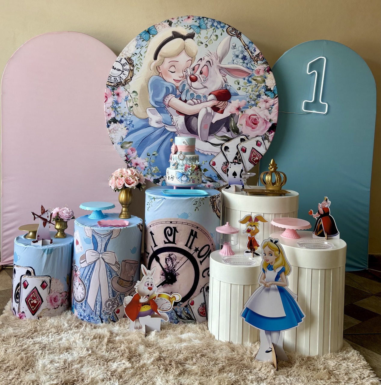Alice No País das Maravilhas  - Shalom Festas Pegue e Monte