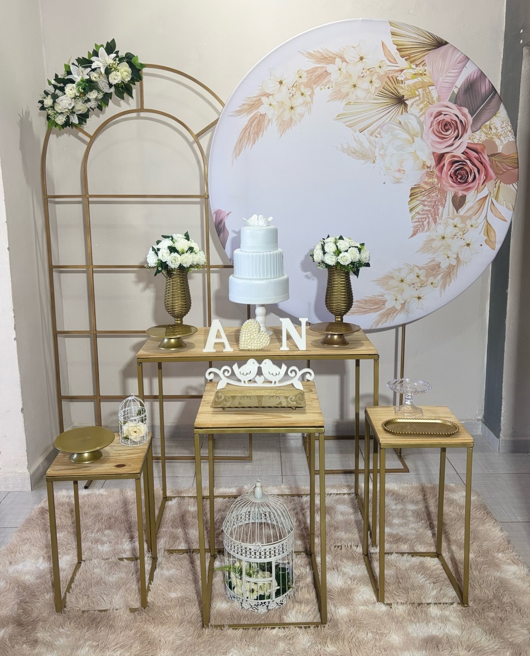 Floral / Portal Janela Com Mesas Vasadas - Shalom Festas Pegue e Monte 