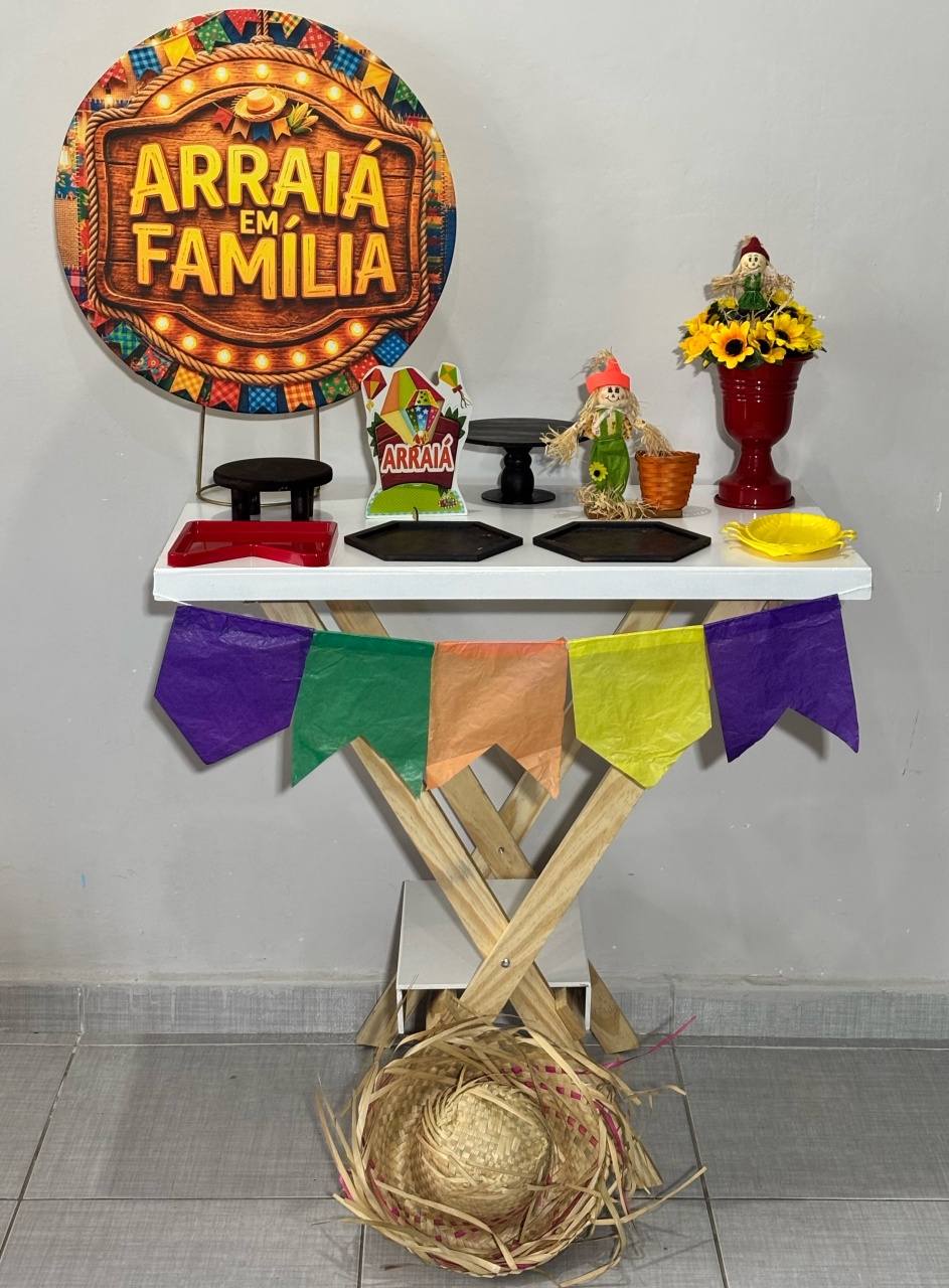 Mini Kit Junina Com Mesa Cavalete 01 - Shalom Festas Pegue e Monte 