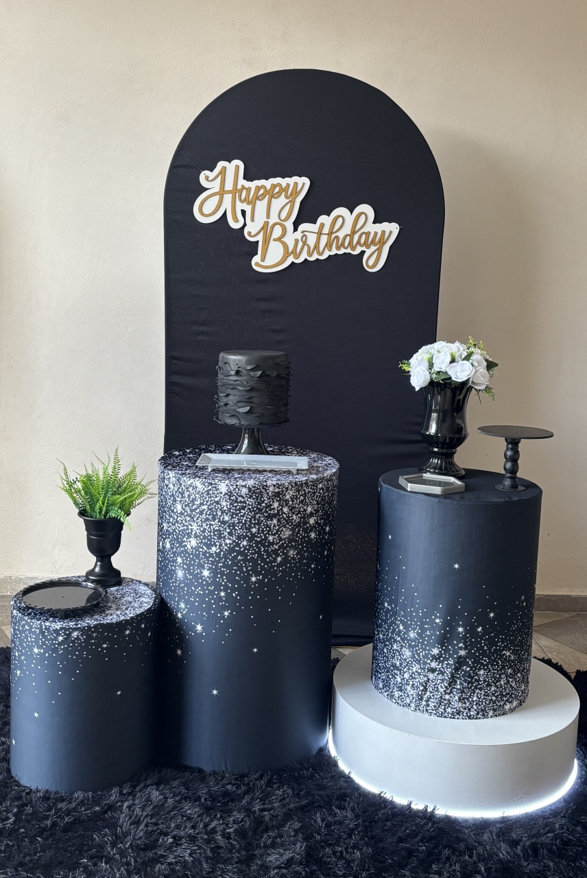 Preto Prata  - Shalom Festas Pegue e Monte