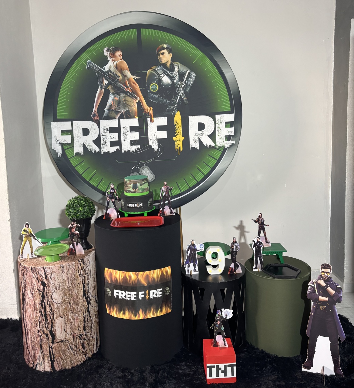 Free Fire 03 - Shalom Festas Pegue e Monte