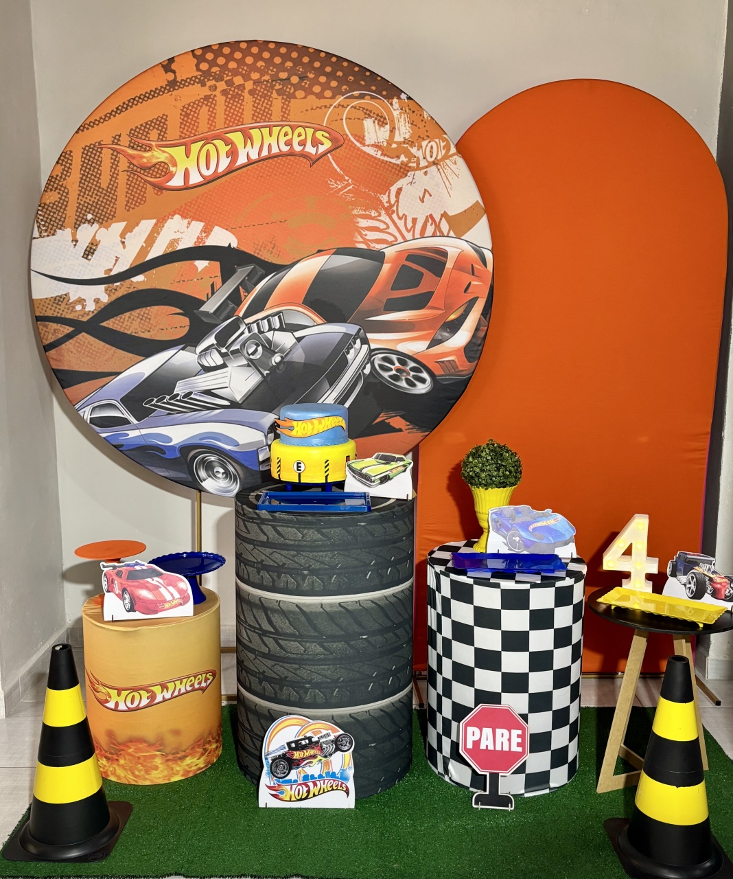 Hot Wheels 03 - Shalom Festas Pegue e Monte