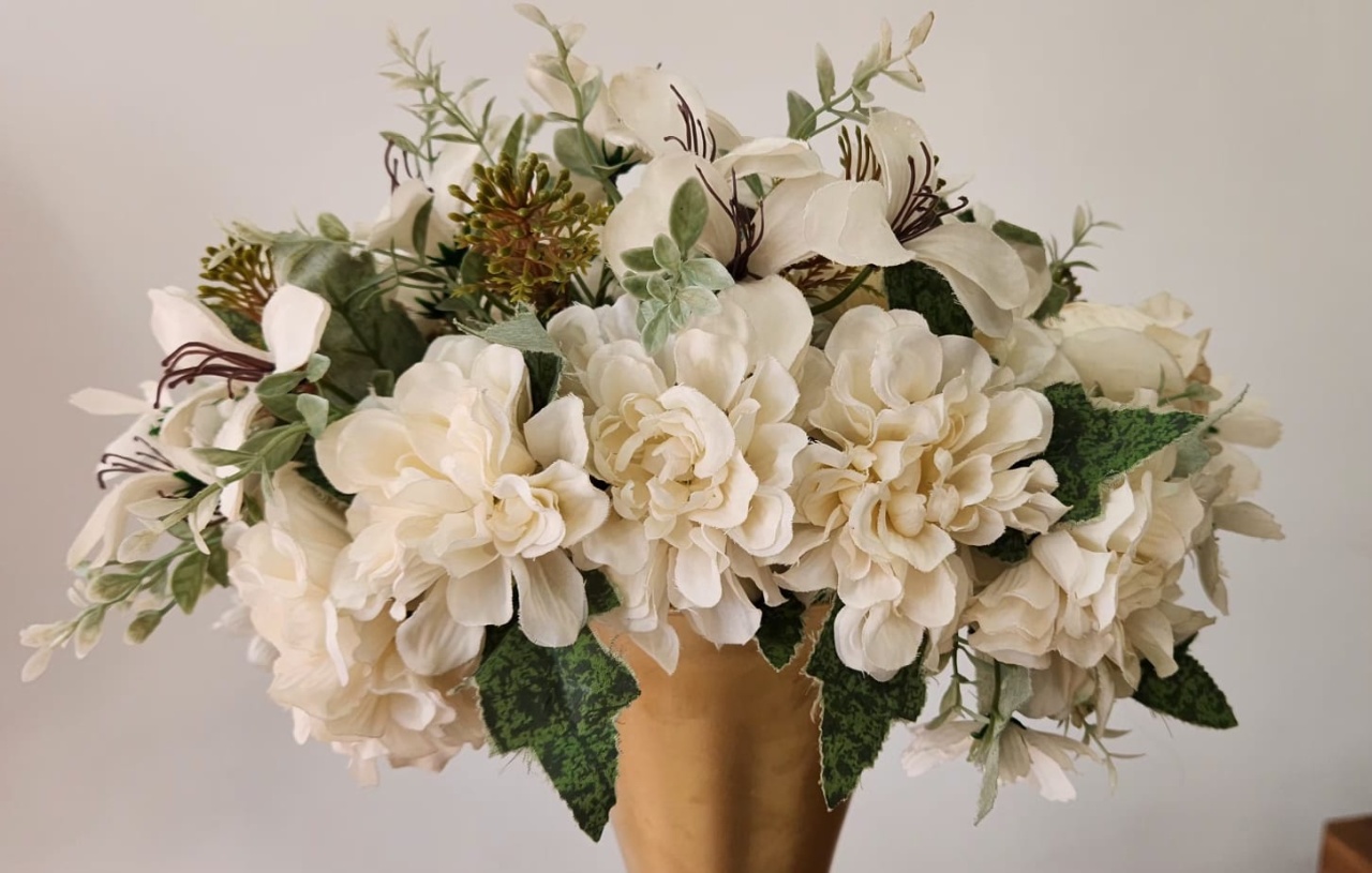 Arranjo Flores Branca - Encante festas e locações