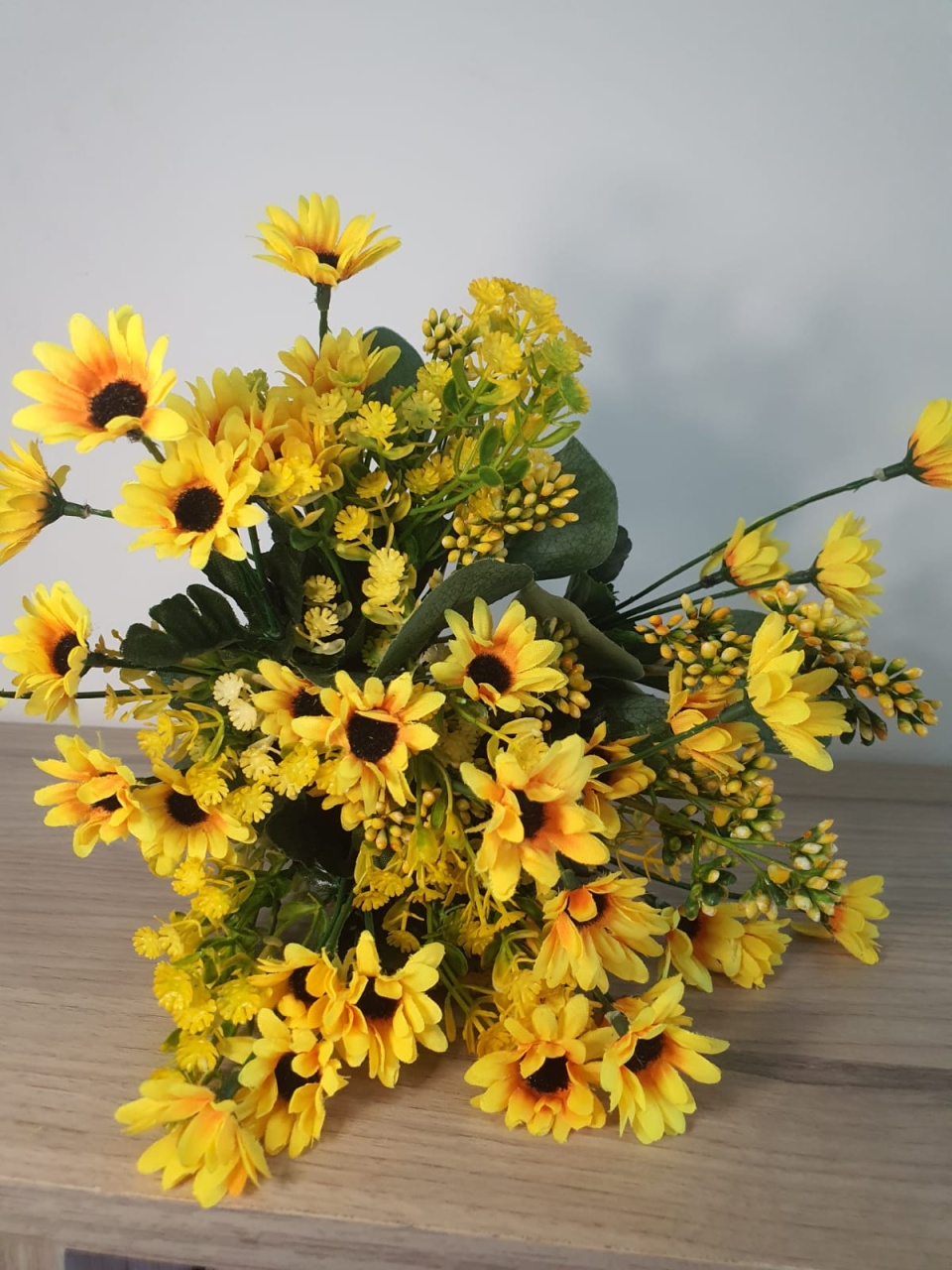 Flores Amarelas - Encante festas e locações