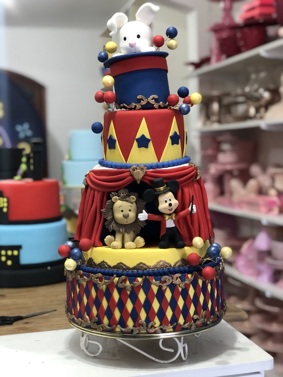 Bolo Fake Circo - Rosa Chiclete Loque e Decore