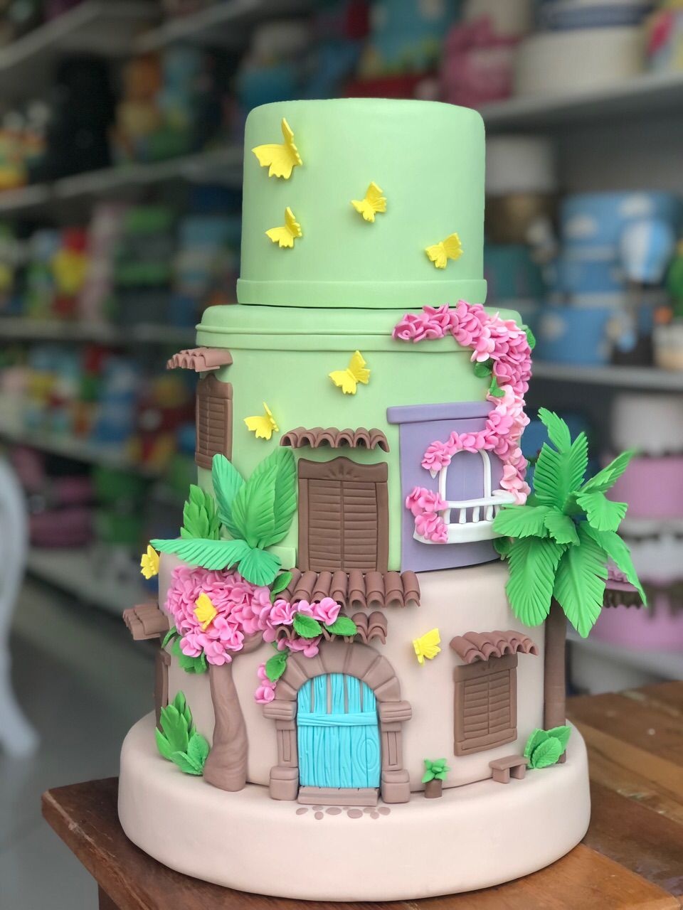Bolo Fake Encanto - Rosa Chiclete Loque e Decore