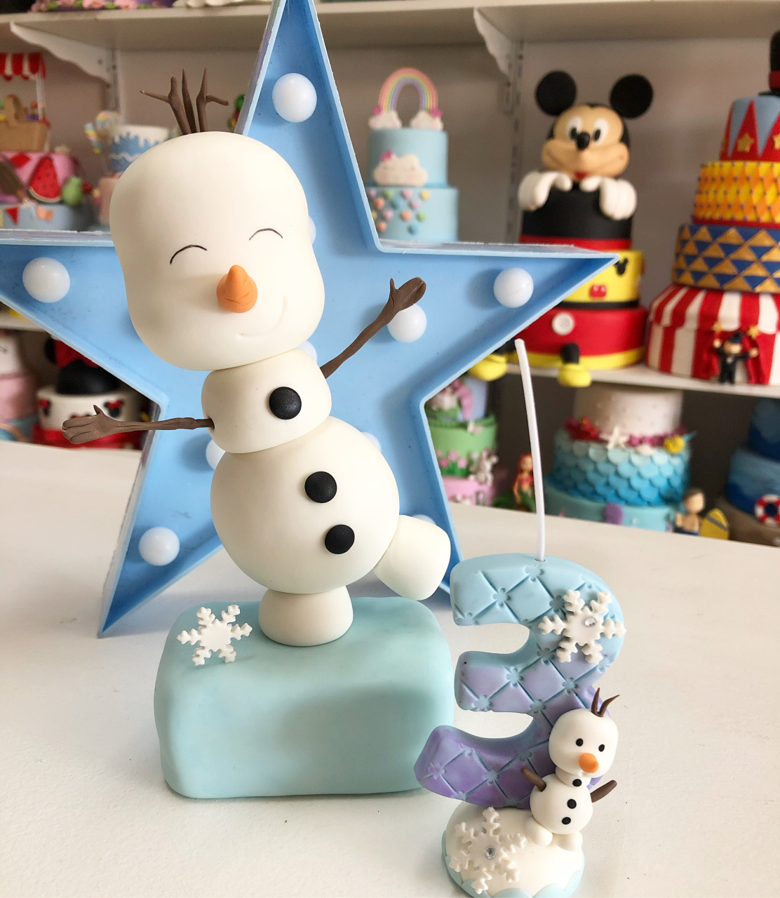 Olaf Biscuit Personagem - Rosa Chiclete Loque e Decore