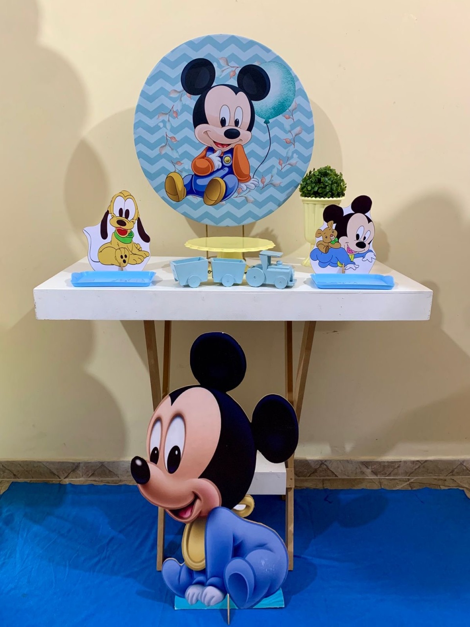 Mickey Baby Com Mesa (Não Inclui Tapete) - Vernizzi Decorações 