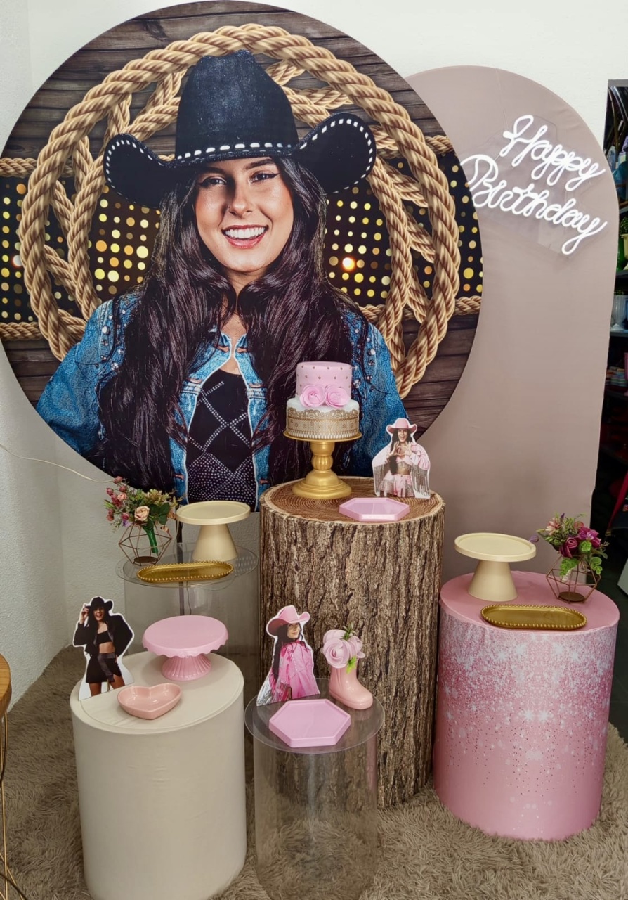 Ana Castela Ouro - Vernizzi Decorações 