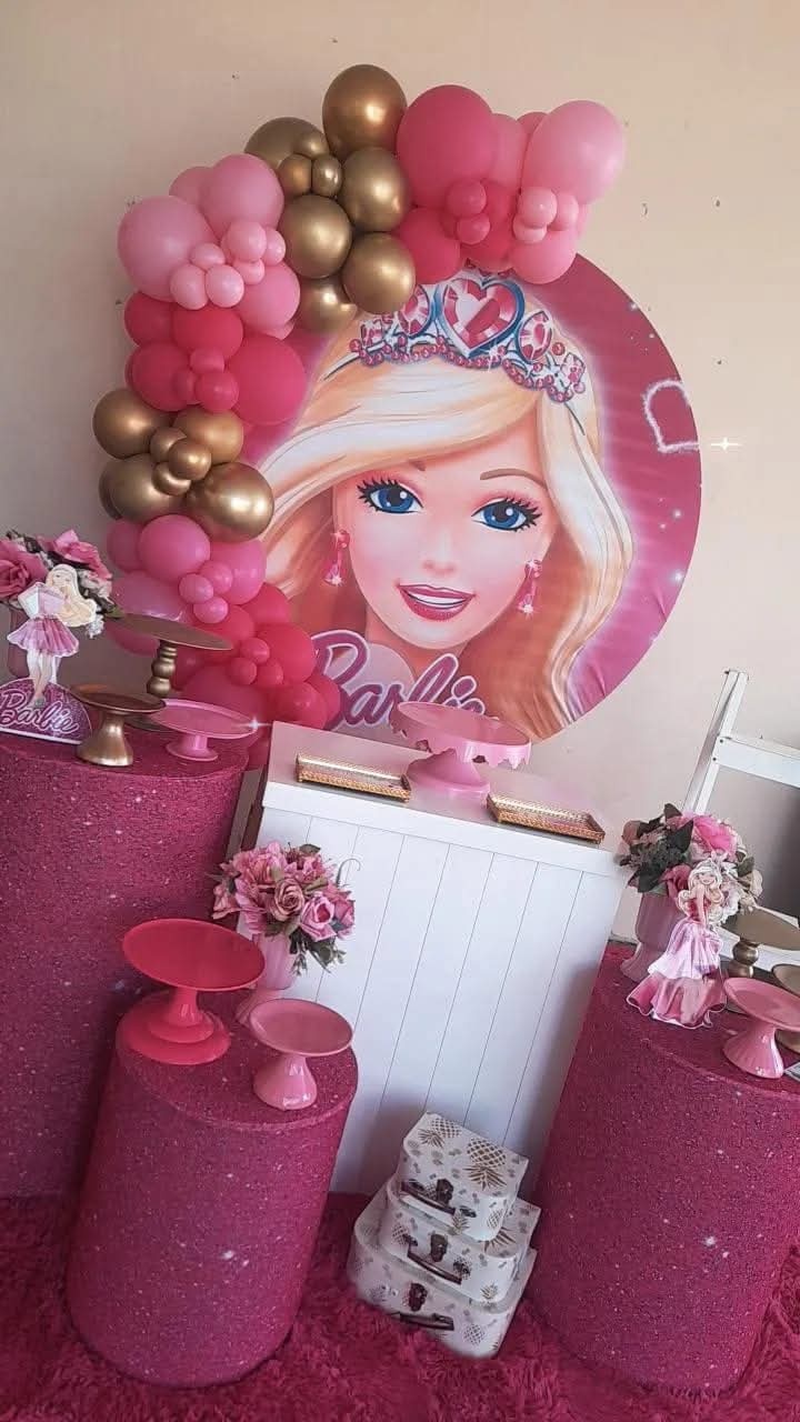 Decoraçao de Barbie Rosa - FRANCIANI  neres virgens
