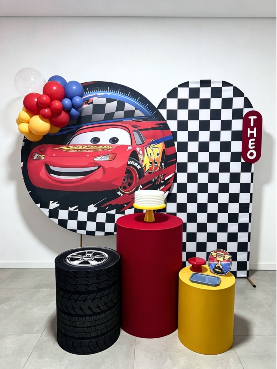 Kit Carros - Relâmpago Mcqueen (2) - AVELÃ DECOR