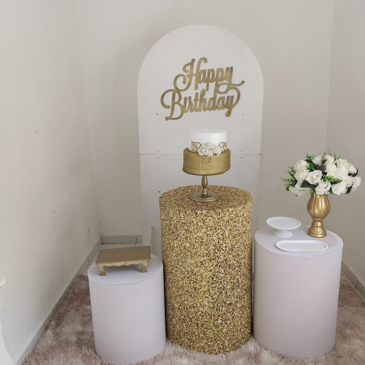Kit Romano Happy Birthday Branco E Dourado - KaypemiLocações 