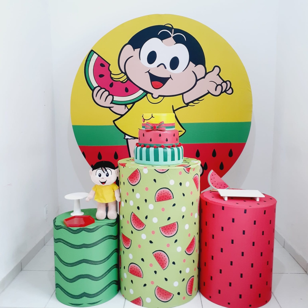 Kit Bronze Magali Fundo Amarelo - KaypemiLocações 