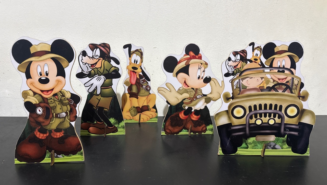 5 Display de Mesa Mickey Safari - Mundo dos Sonhos