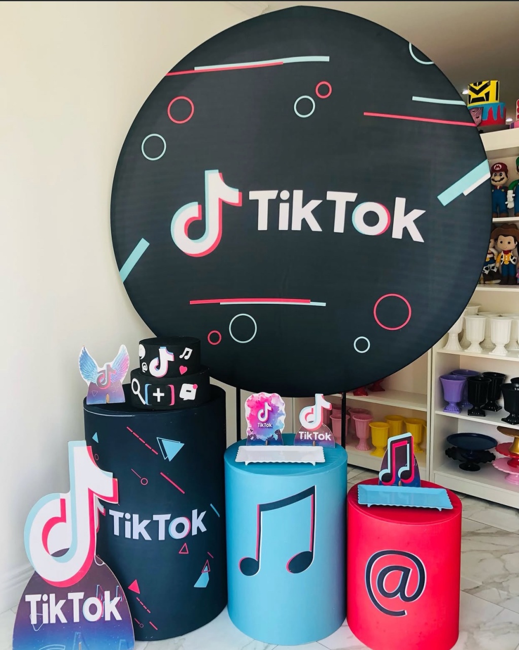 Tik Tok - Mundo dos Sonhos