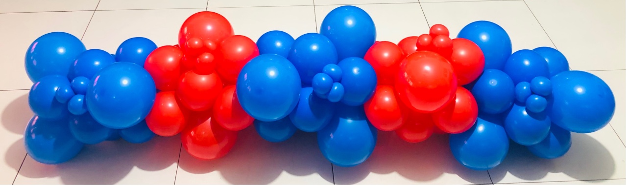 Arco de Bexigas Vermelho E Azul Royal - Mundo dos Sonhos