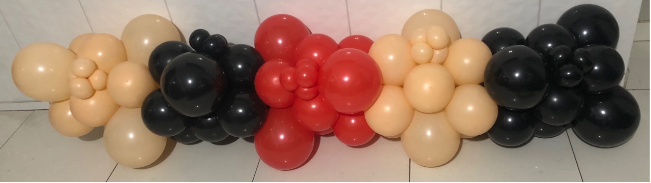 Arco de Bexiga Preto,Bege E Vermelho - Mundo dos Sonhos