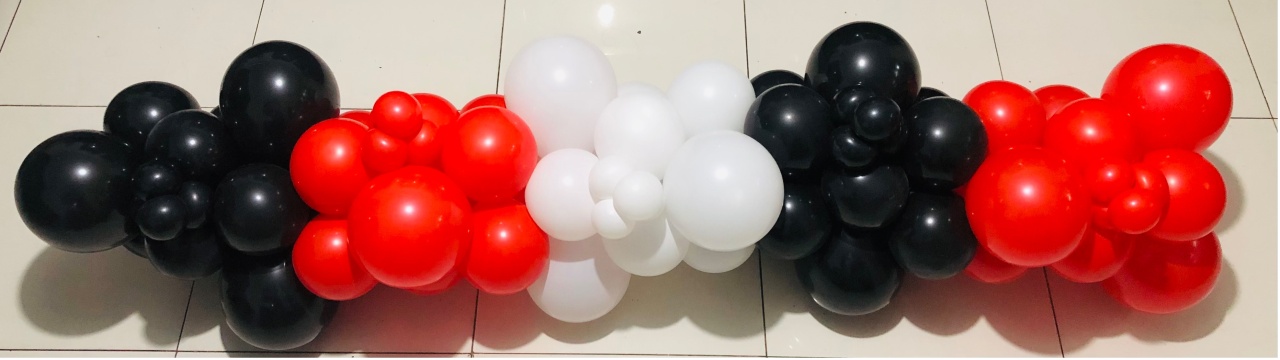 Arco de Bexiga Vermelho Preto E Branco - Mundo dos Sonhos