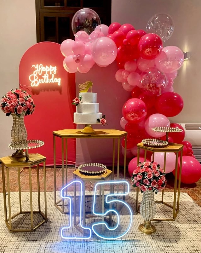 Composição 15 Anos Rosa - D´Coração Festaria