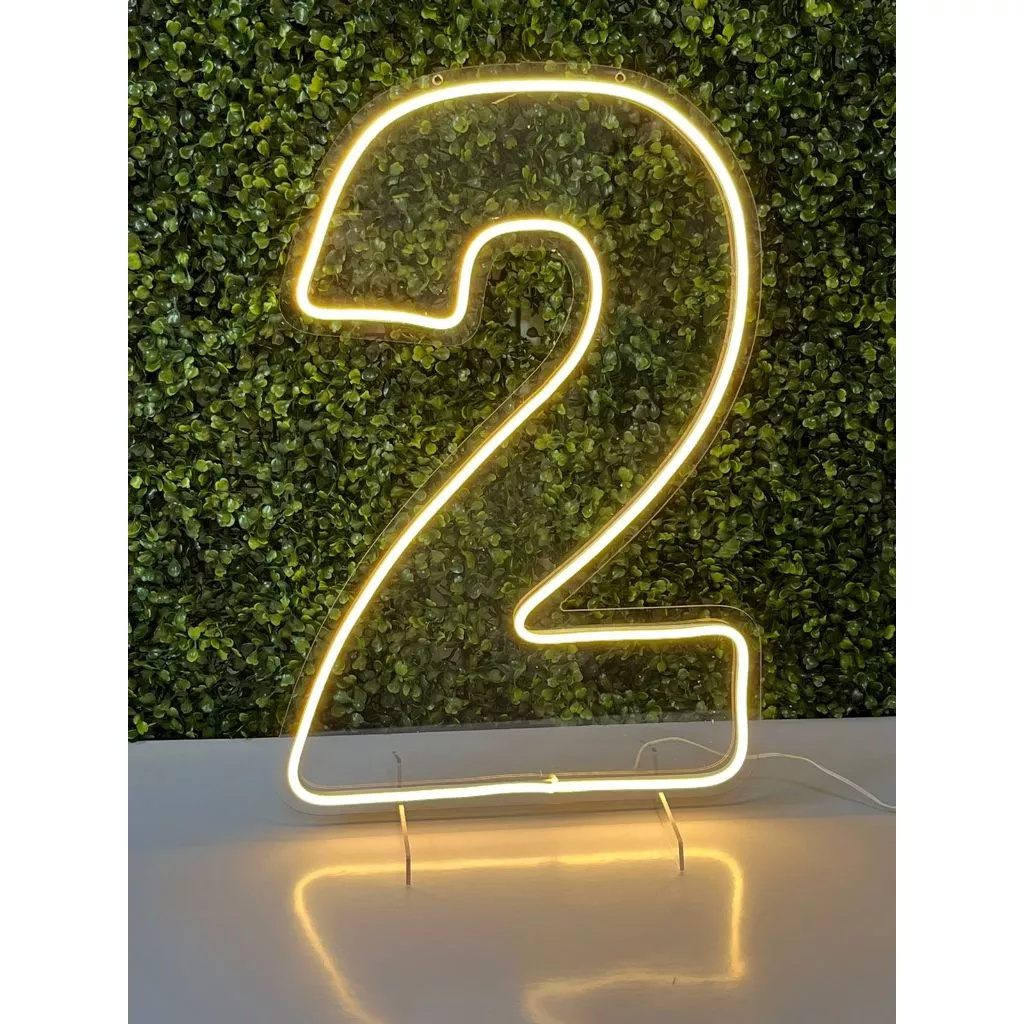 Número 2 de Led Quente - D´Coração Festaria