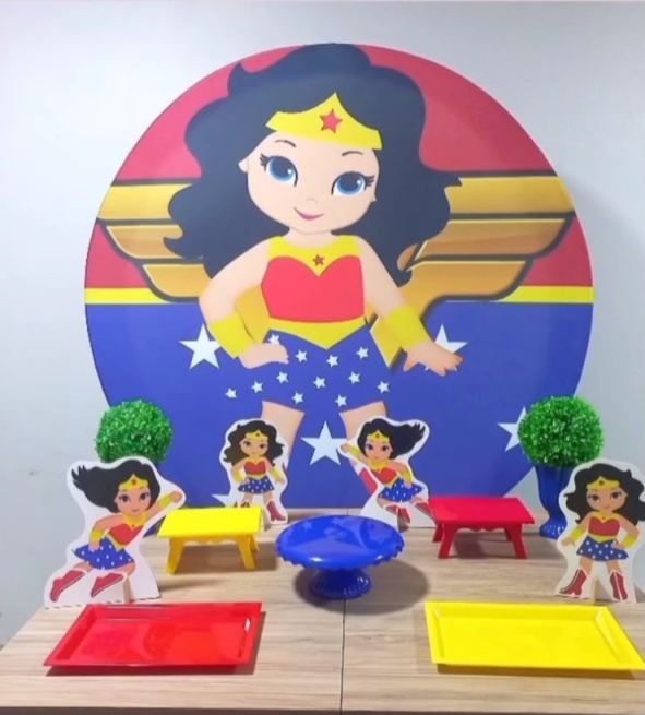 Mulher Maravilha -.Bronze - D´Coração Festaria