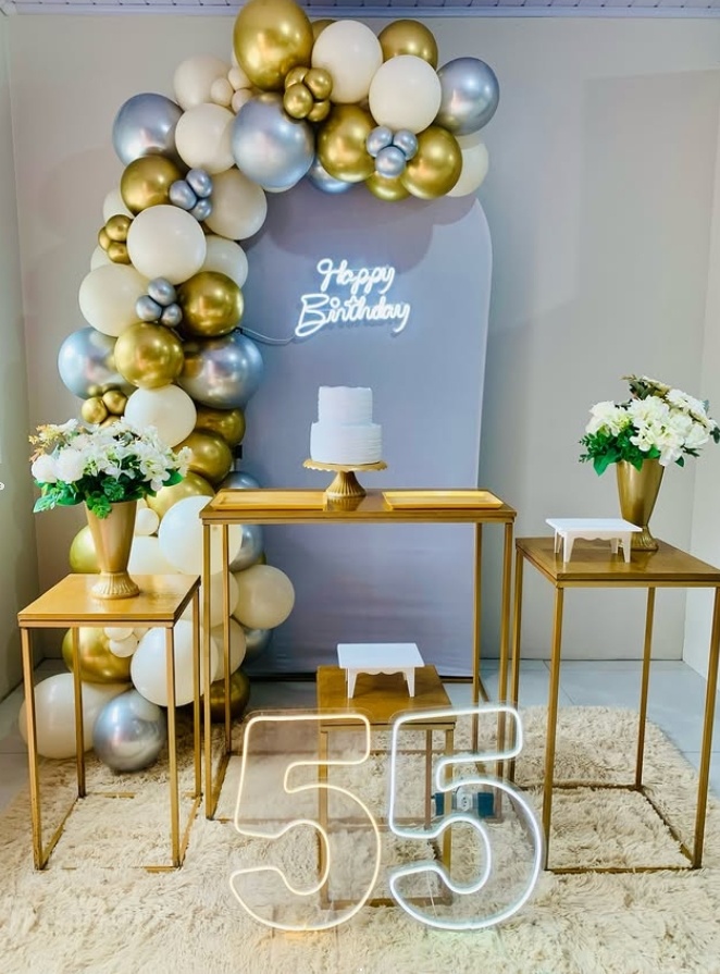 Composição Branco E Dourado - D´Coração Festaria