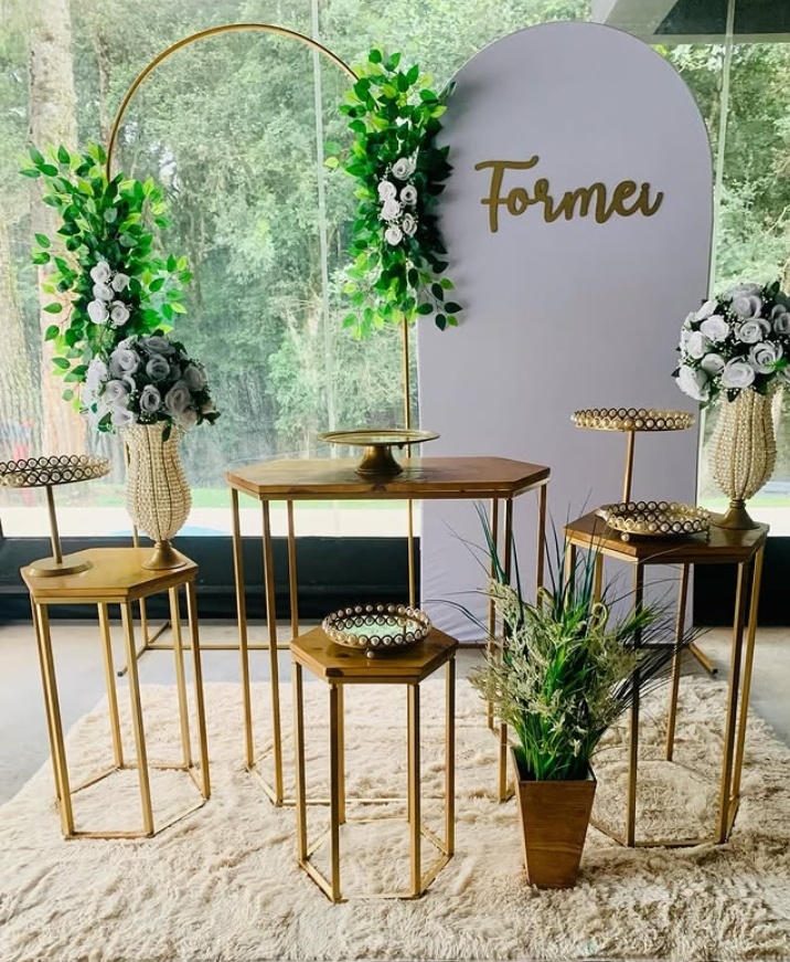 Composição Formatura Branco - D´Coração Festaria