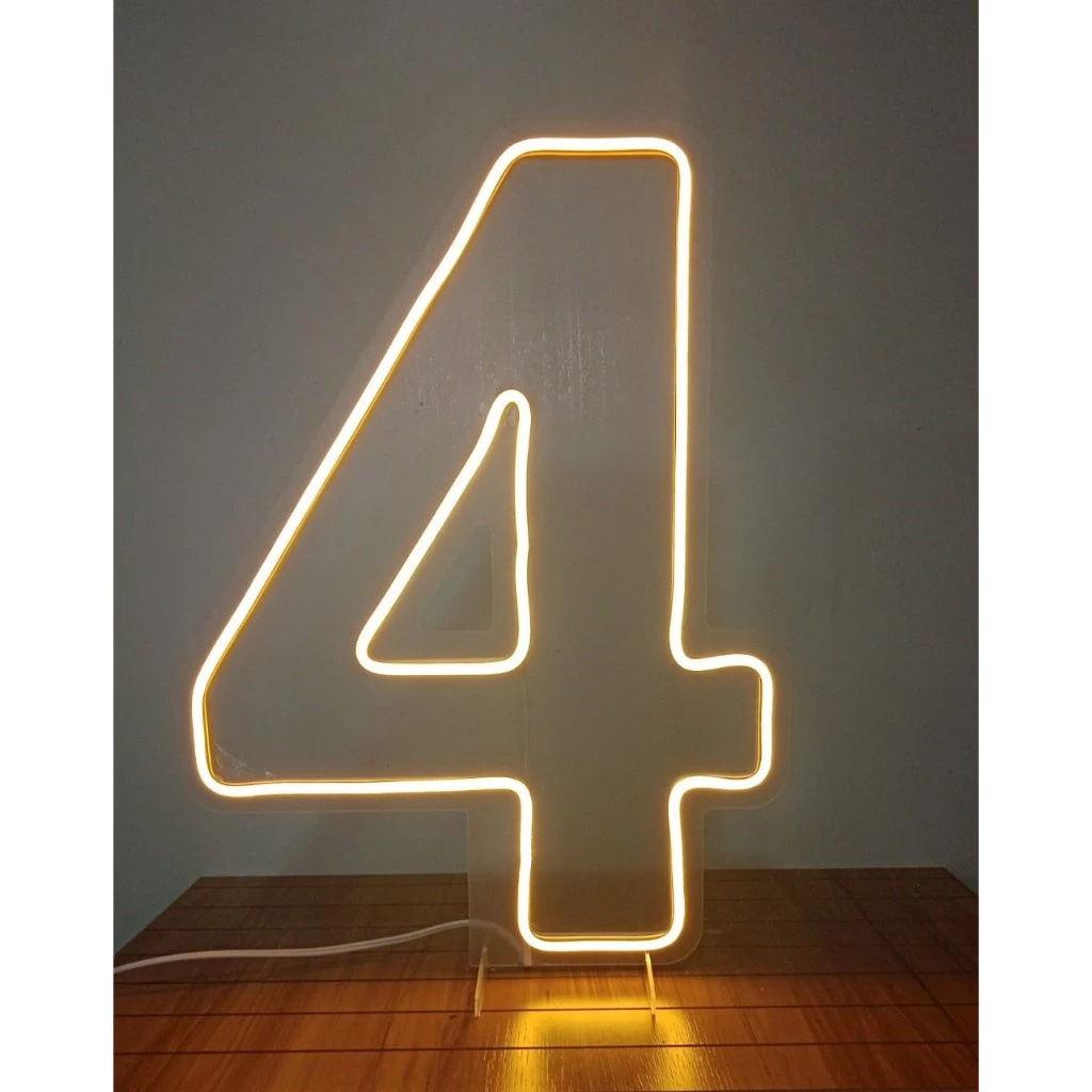 Número 4 de Led Quente - D´Coração Festaria