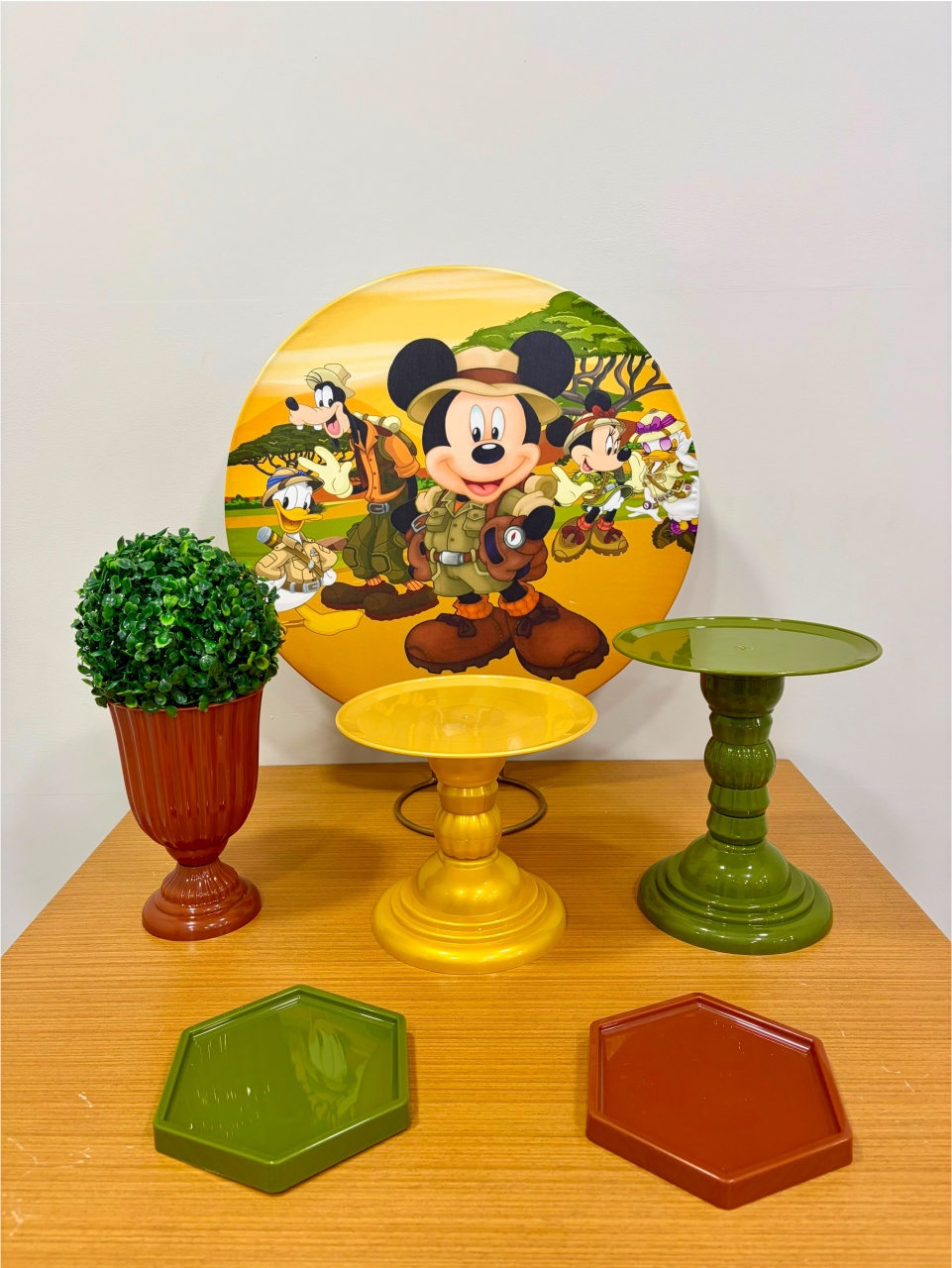 Mickey Safari de Mesa - Debora Conceição Rangel 