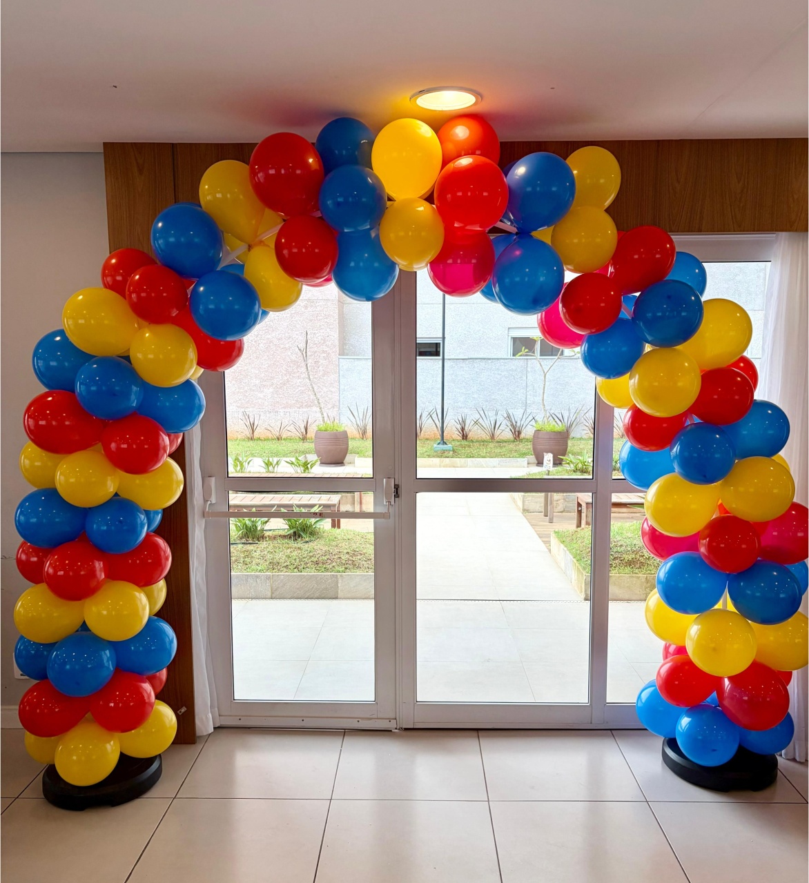 Arco de Balão 3 Cores Simples - Amarelo, Azul Escuro E Amarelo - Debora Conceição Rangel 