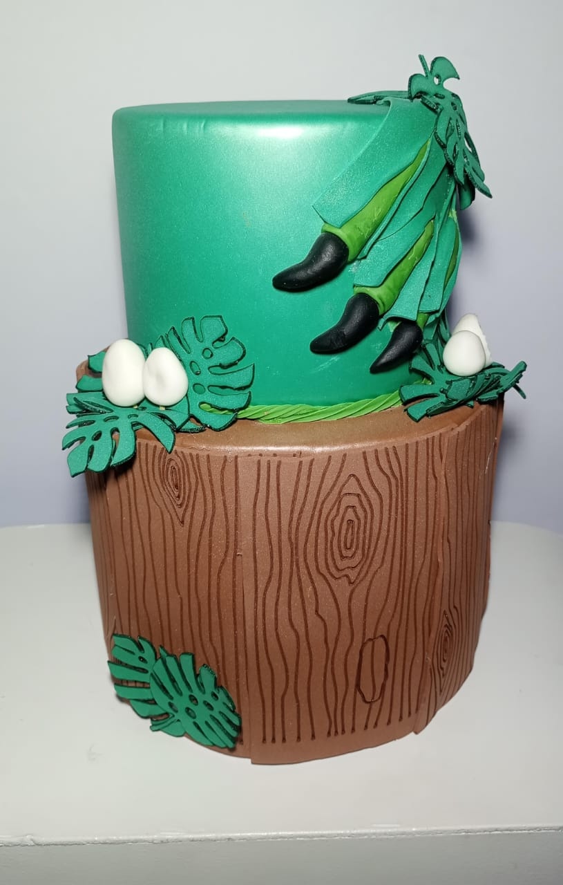 Bolo Fake Dinossauro - Ki_decoração 