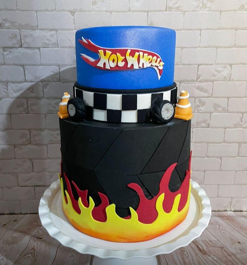 Bolo Fake Hot Wheels - Ki_decoração 