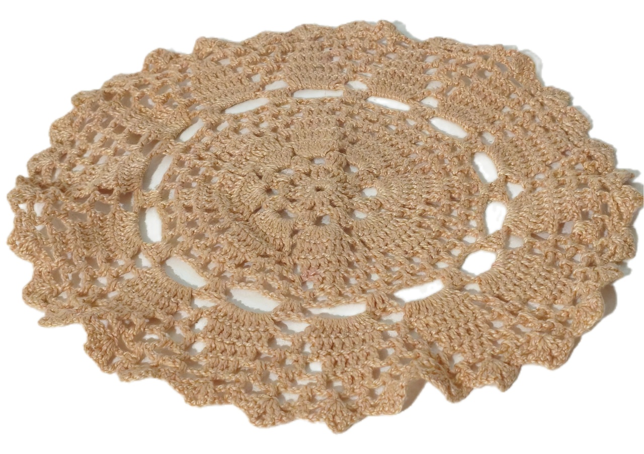 Tapete de Crochê de Mesa Bege - Jardim de Sonhos