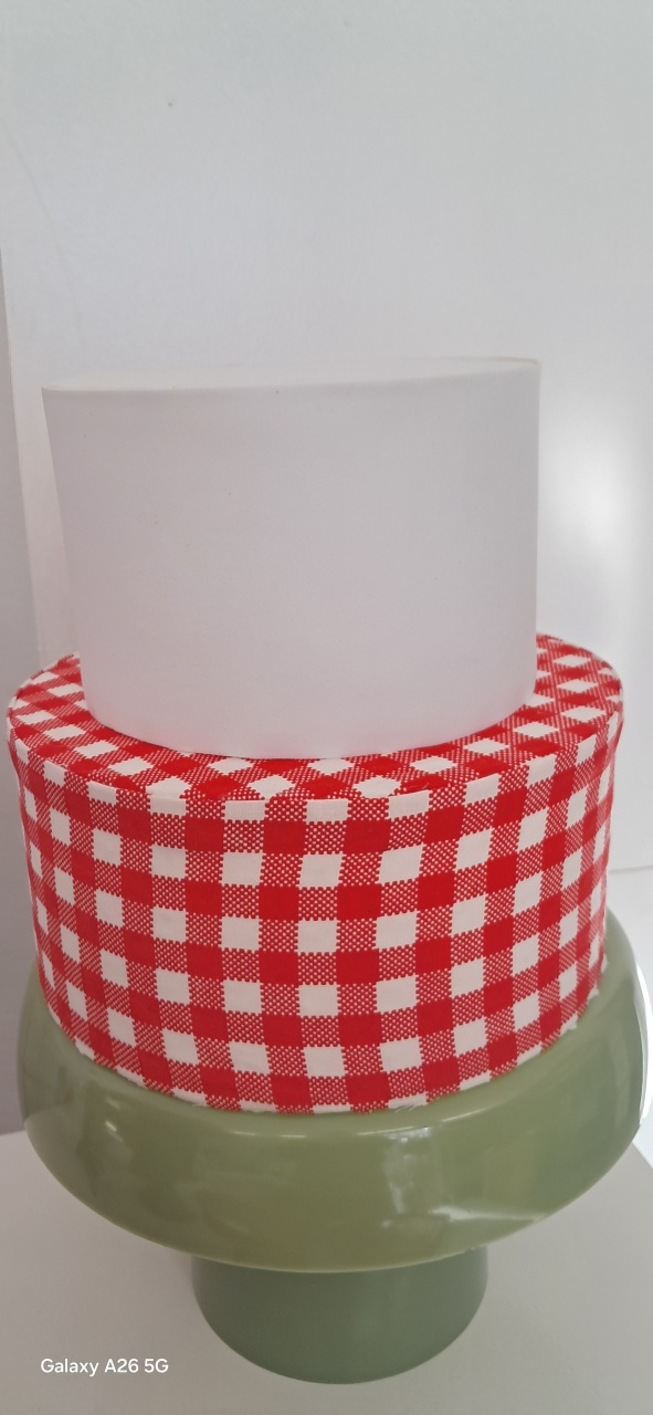 Bolo Fake Xadrez Vermelho - Mavie Decorações