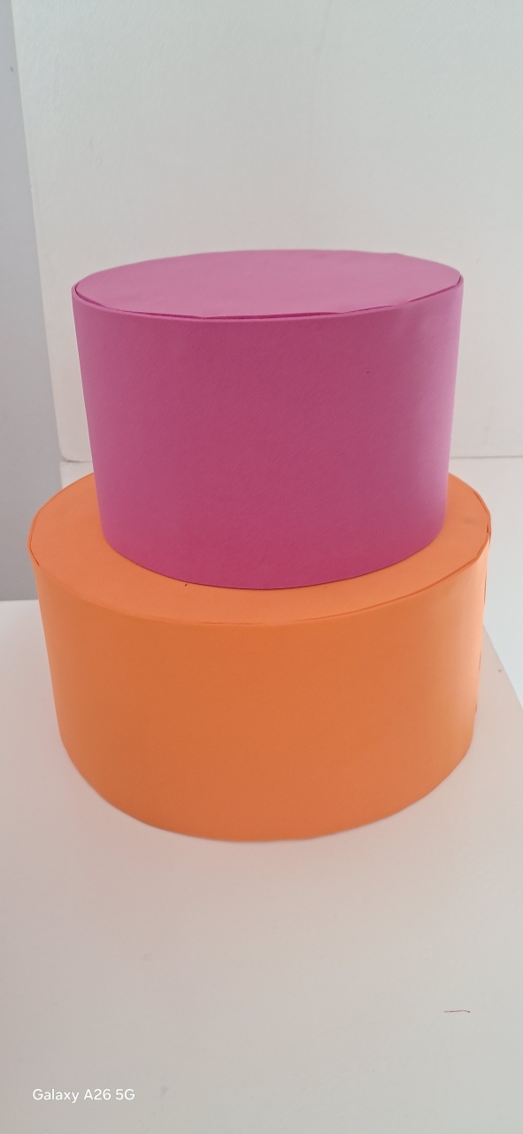 Bolo Fake Laranja/Rosa - Mavie Decorações