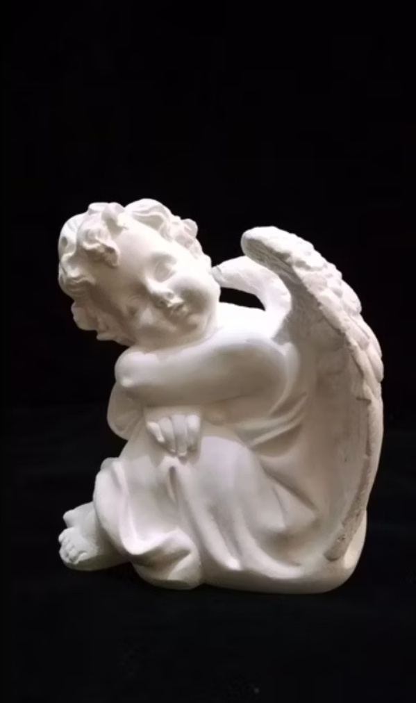 Anjo de Gesso Sentado - Mavie Decorações