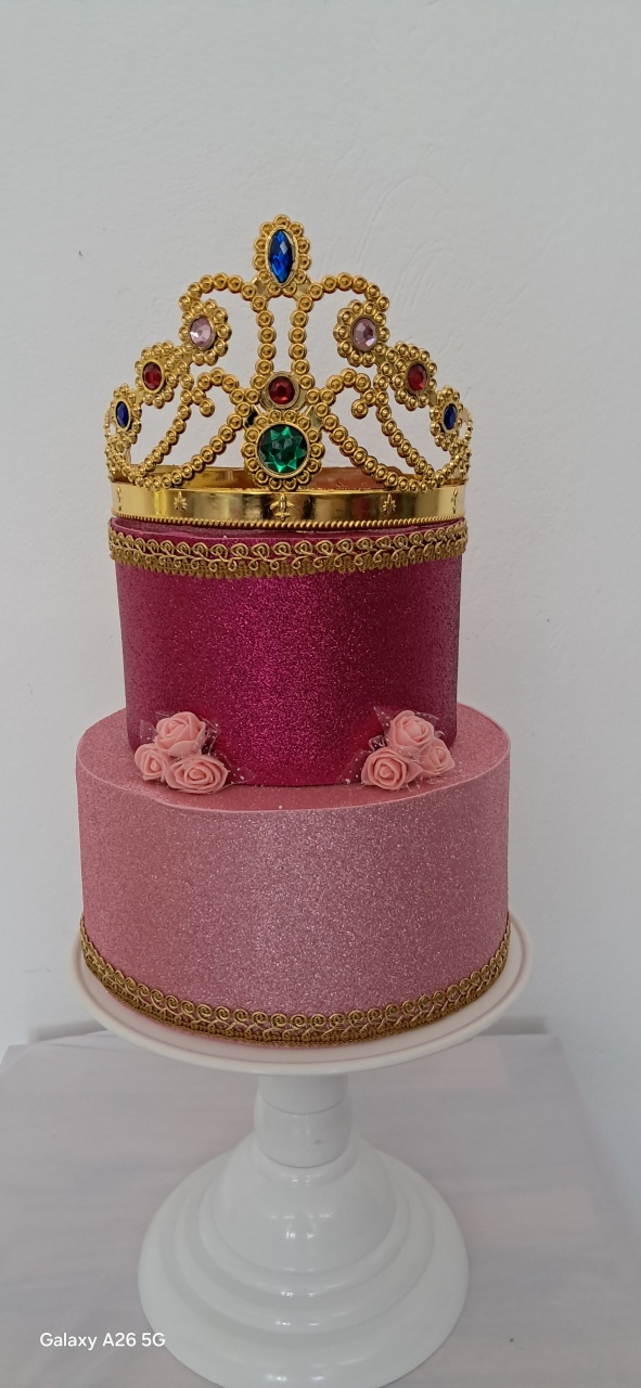 Bolo Fake Princesas - Mavie Decorações