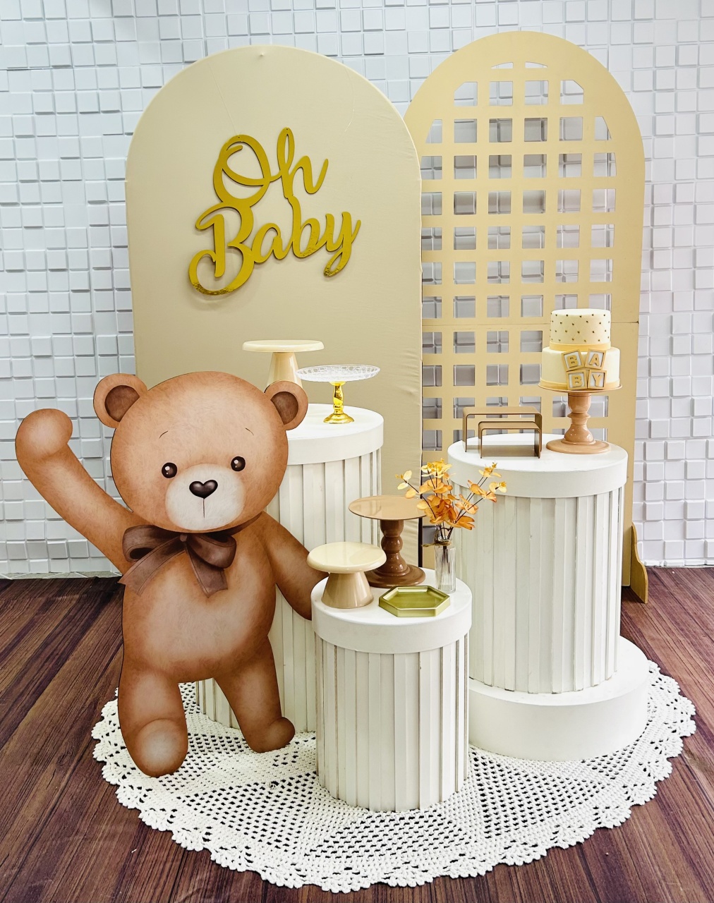 Kit Chá de Bebê/ Revelação Urso Display (Ouro) - Karina Mesquita Pego Lima 