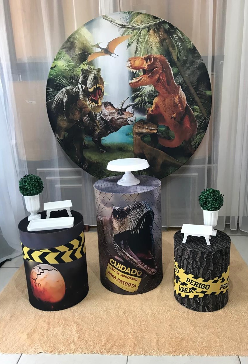 Kit Base Dinossauro Realista - Magic Pegue e Monte / Day Larocca Locação de Vestido de Festa